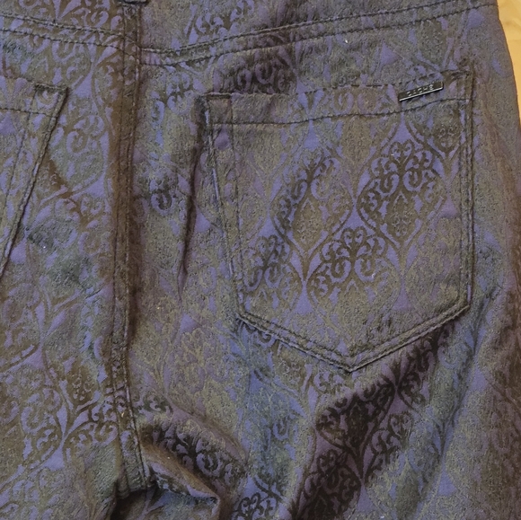 Cache Women's Low Rise Skinny Leg Pants Blue/Black Floral Jacquard Design Size 2 - Picture 10 of 11